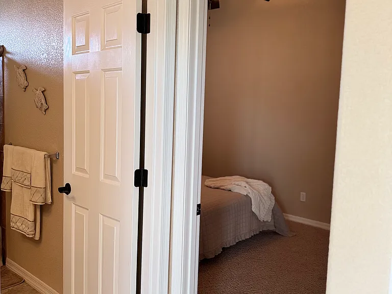 2399 E Klamath Loop — Photo 19