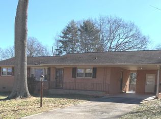 110 Claxton Dr, Greenville, SC 29617