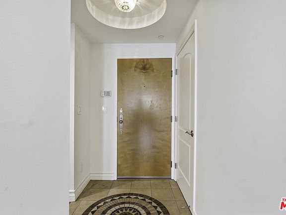 4th image of 123 S Clark Dr APT 301
