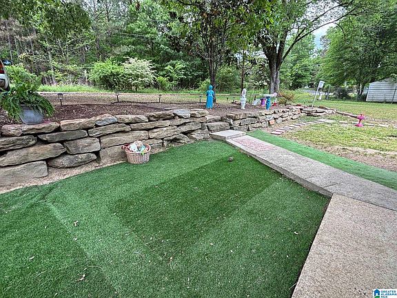 3rd image of 242 Skyline Cir