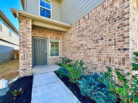 4th image of 221 Granary Dr