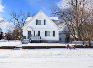 160 Navajo Ave, Pontiac, MI 48341