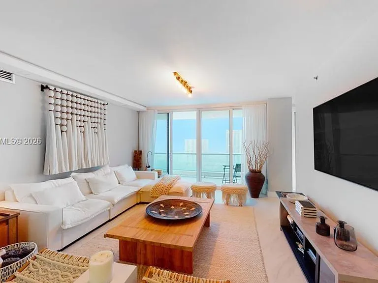 7000 Island Blvd #1808 — Photo 9