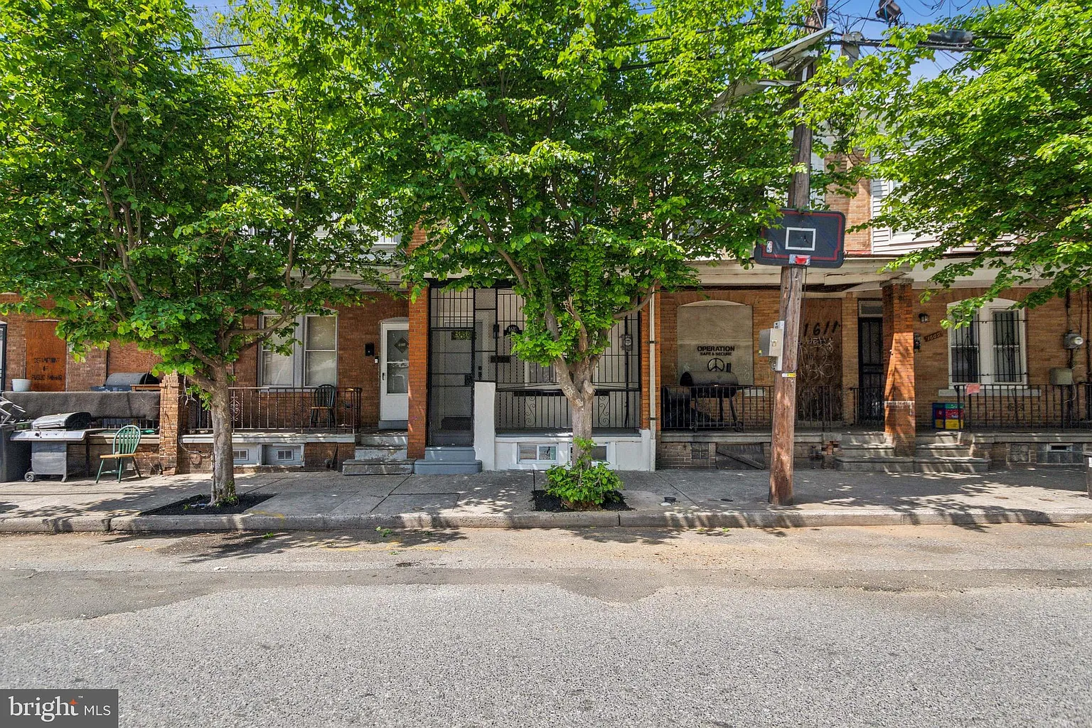 1613 Louis St photo 1