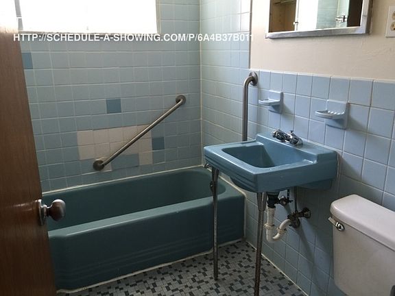 5th image of 1140 E Erie Ave APT 3