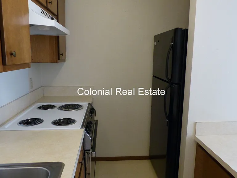 2121 Gladstone St — Photo 4