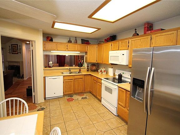 2nd image of 2613 Woodlark Dr