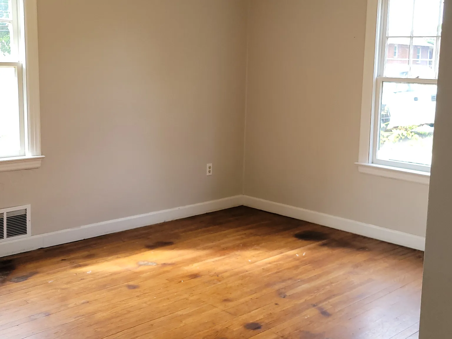 4 bed, 2000 sqft, $1,650 — Photo 4