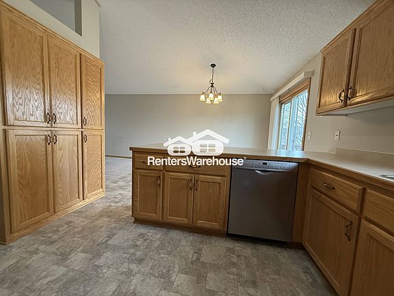 3rd image of 6339 Mason Ave NE