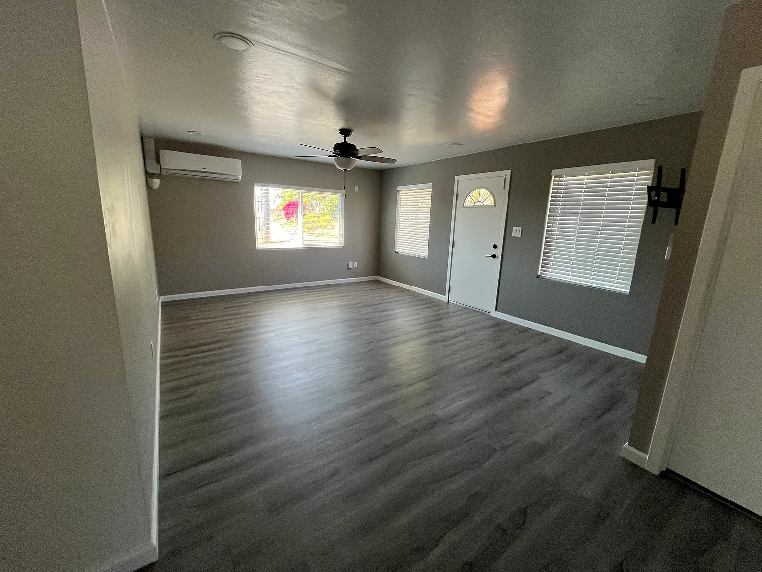 3 bed, 1959 sqft, $3,800 — Photo 4