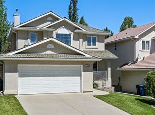 26 S Hampstead Rd NW, Calgary, AB T3A6E9