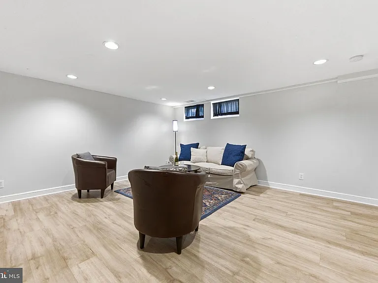 6467 Blenheim Rd — Photo 30
