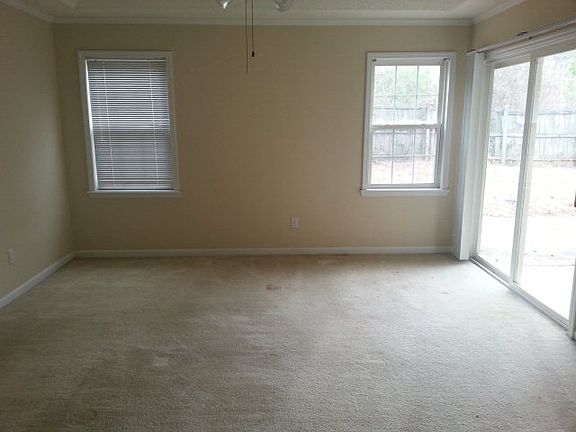 4th image of 230 Farmington Dr W