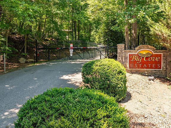 3rd image of 222 Hidden Ridge Dr