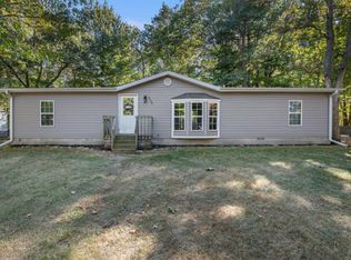 5723 Oakridge Dr, Caseville, MI 48725