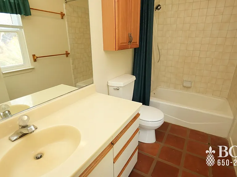 731 Santiago Ave — Photo 7