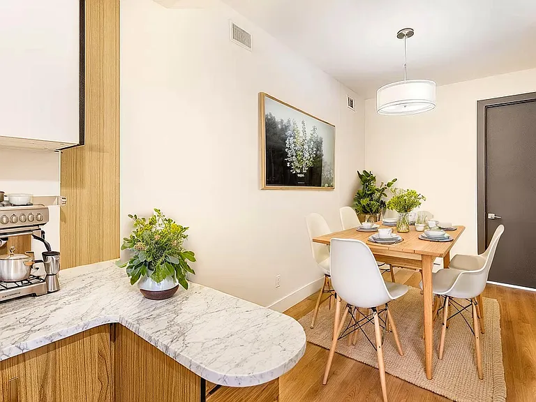 581 Fairview Ave #1L — Photo 2