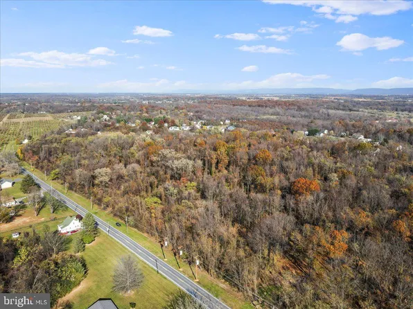 3 Huyett Rd, Charles Town, WV 25414