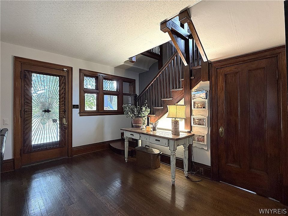 21 Parkside Ave, Buffalo, NY 14214 | MLS #B1708126 | Zillow