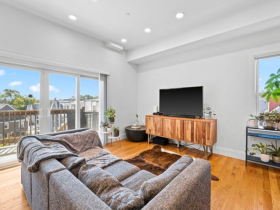 4th image of 81 Homes Ave #3