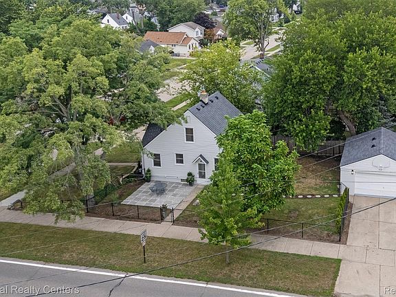 5th image of 2616 Kenmore Rd