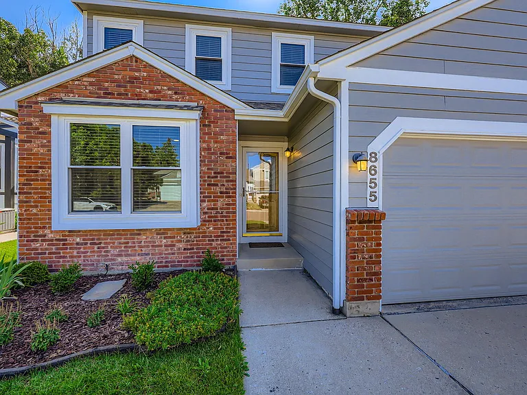 8655 Boxelder Dr — Photo 2