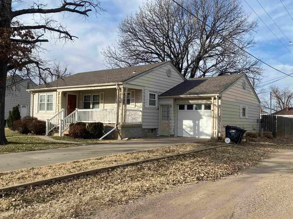 2410 18th St, Great Bend, KS 67530