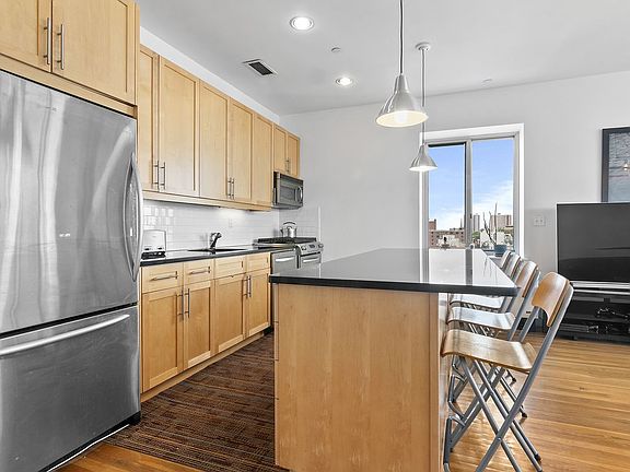 2nd image of 258 Saint Nicholas Ave APT 9D