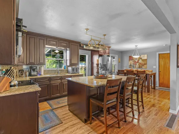 1320 11th St, Clarkston, WA 99403