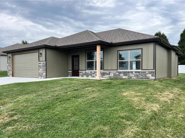 810 Timberline Dr, Cameron, MO 64429