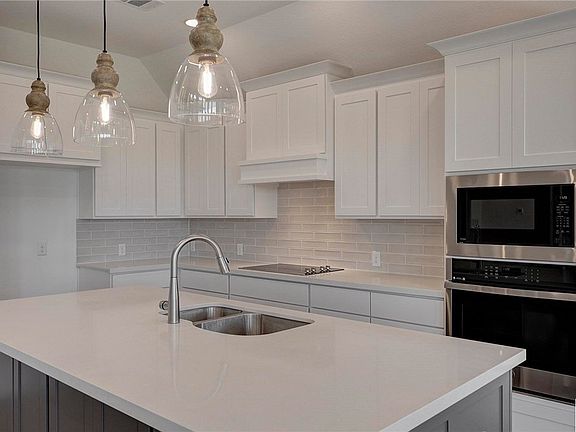 3rd image of 2851 Coral Way