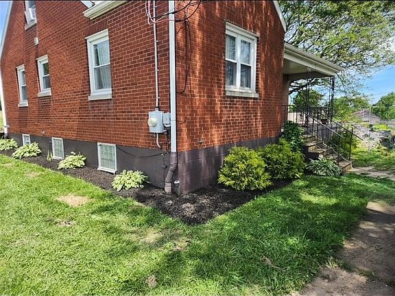 3rd image of 1319 Mount Pleasant Rd