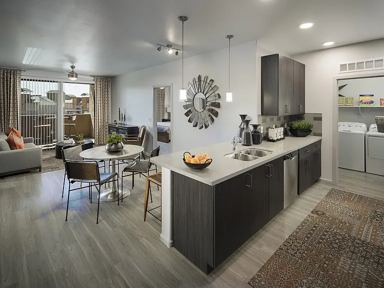 Noria Robson Luxury Apartments — Photo 25
