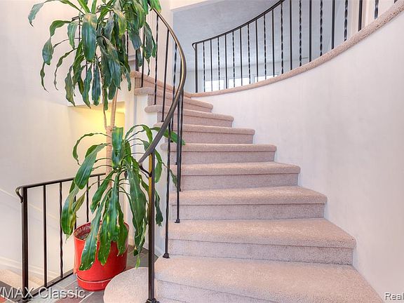 4th image of 5557 Edinborough Dr