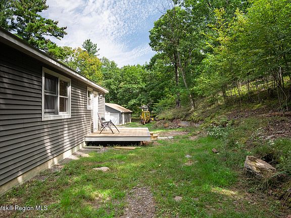 4th image of 273 Pollys Rock Road