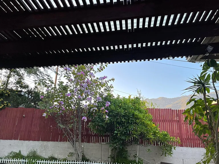 1085 Riviera Dr — Photo 15