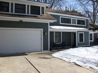 2415 Garland Ave, Sylvan Lake, MI 48320