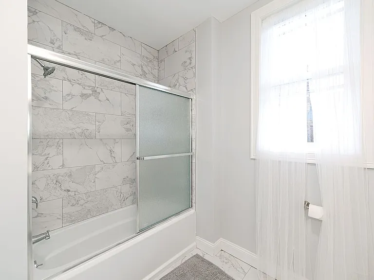 584 Orange Street — Photo 53