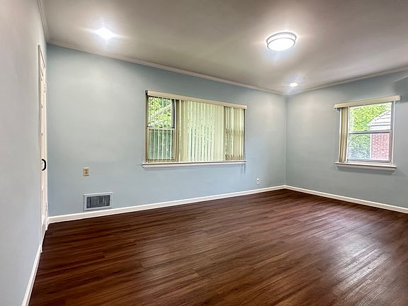 4th image of 73-28 199th St Floor 2