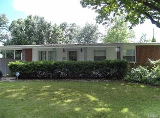 205 Countryside Dr, Florissant, MO 63033