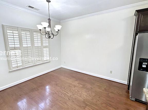 3rd image of 281 Chapel Hill Trl