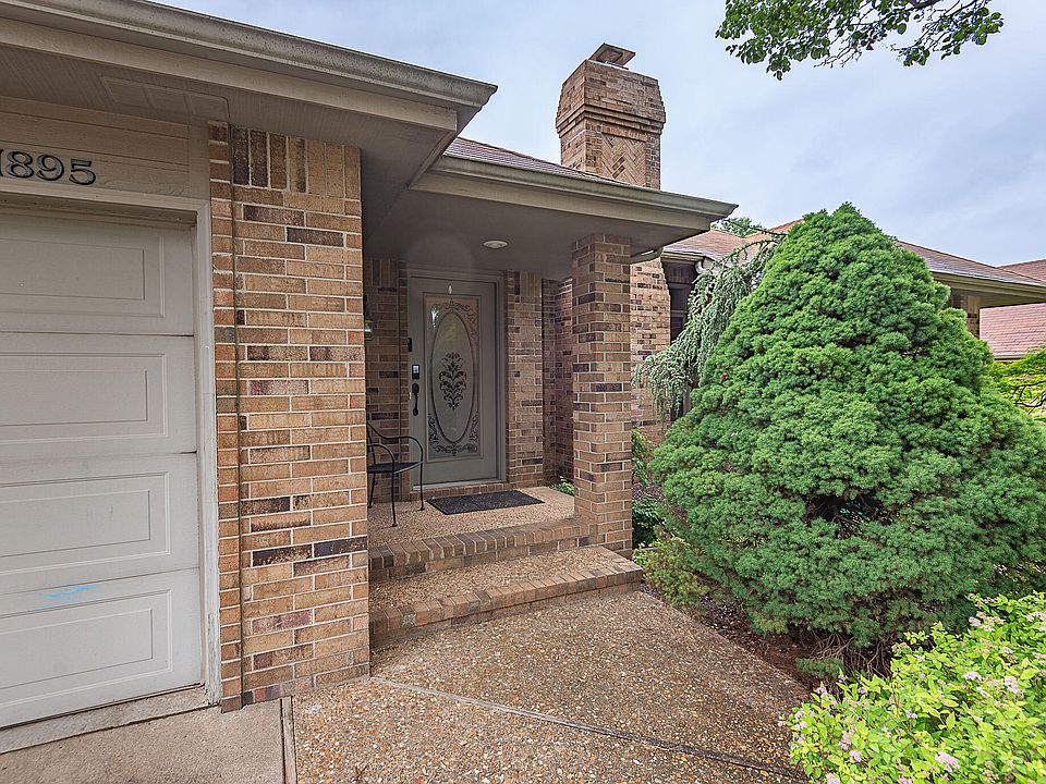 1895 S Forrest Heights Avenue, Springfield, MO 65809 | Zillow