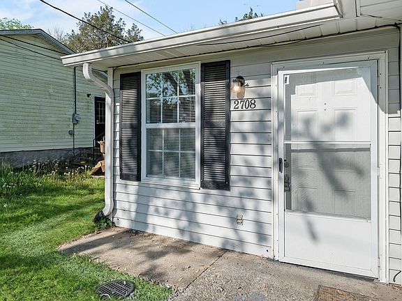 3rd image of 2708 Vista Ln #2710