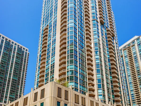 21 E Huron St APT 1507, Chicago, IL 60611