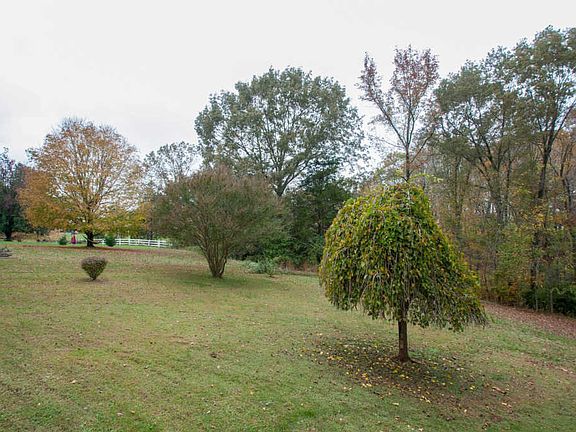 3rd image of 3477 Brookfield Dr