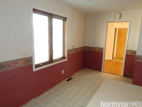 5th image of 2629 S Heights Dr NW