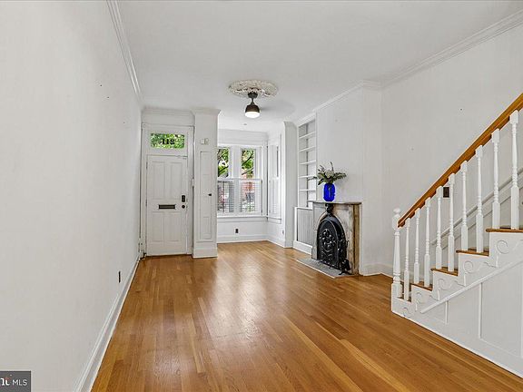 4th image of 211 5th St SE