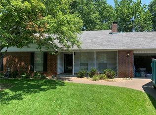 1703 Beverly Ct, Bentonville, AR 72712