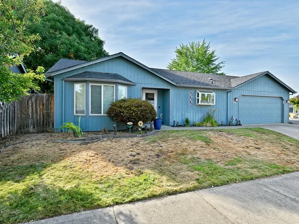 2749 Brae Dr, Medford, OR 97501