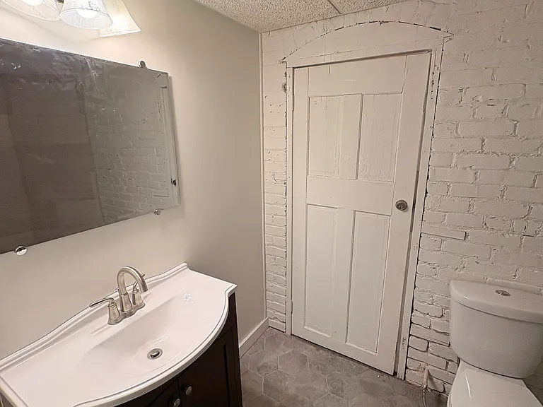 913 Forest Ave — Photo 40